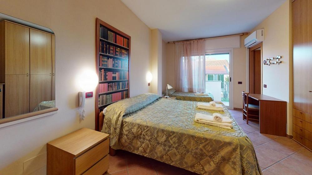 Hotel Residence Mirafiori Лоано Екстер'єр фото