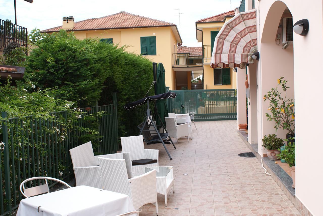 Hotel Residence Mirafiori Лоано Екстер'єр фото