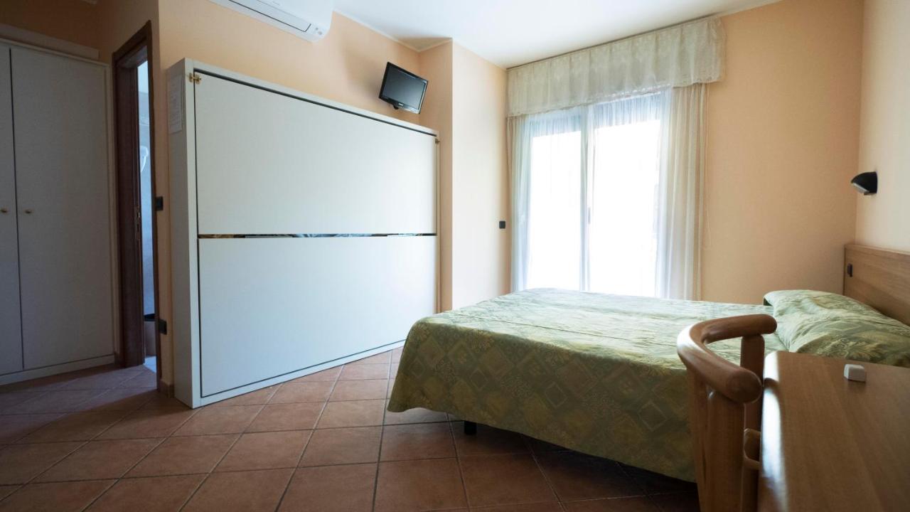 Hotel Residence Mirafiori Лоано Екстер'єр фото