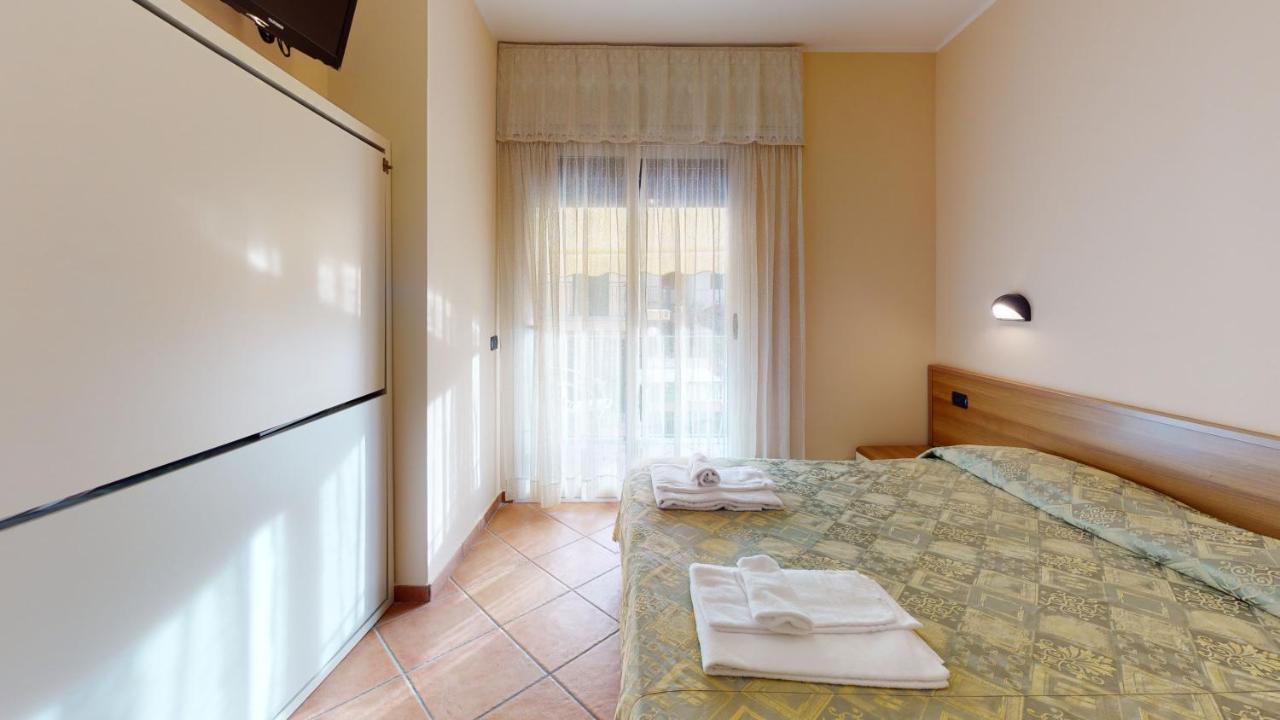 Hotel Residence Mirafiori Лоано Екстер'єр фото