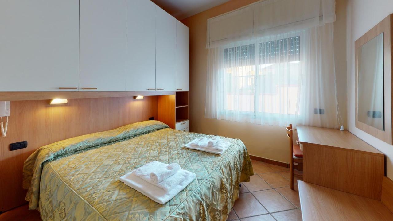 Hotel Residence Mirafiori Лоано Екстер'єр фото