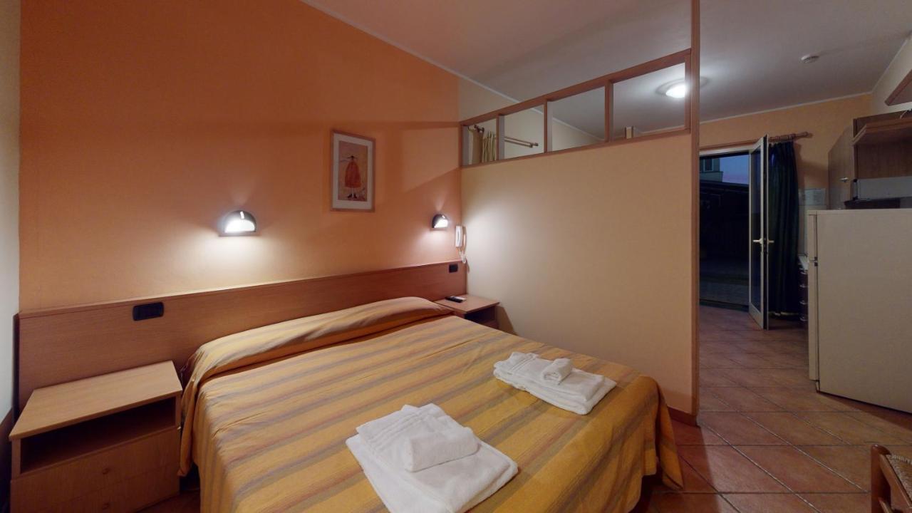 Hotel Residence Mirafiori Лоано Екстер'єр фото