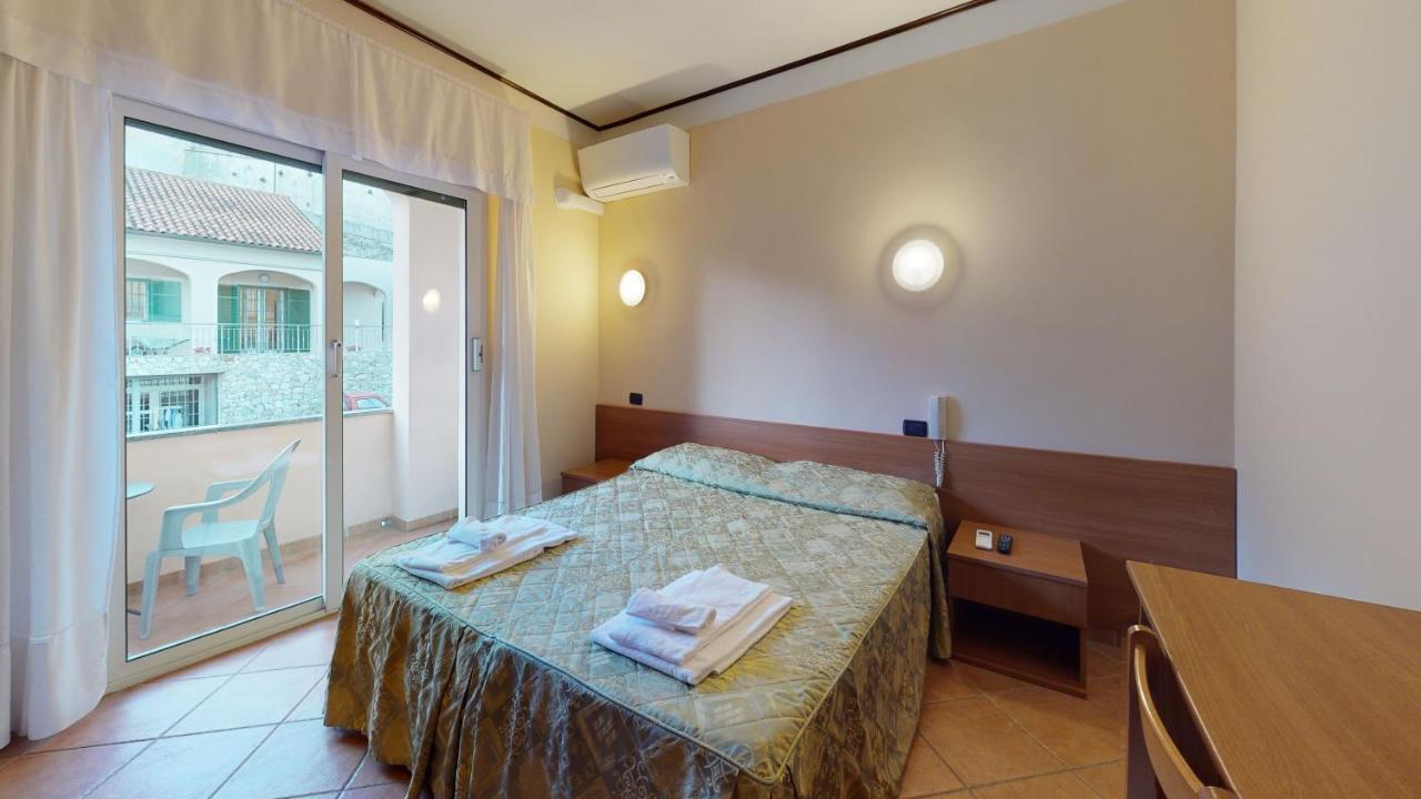 Hotel Residence Mirafiori Лоано Екстер'єр фото
