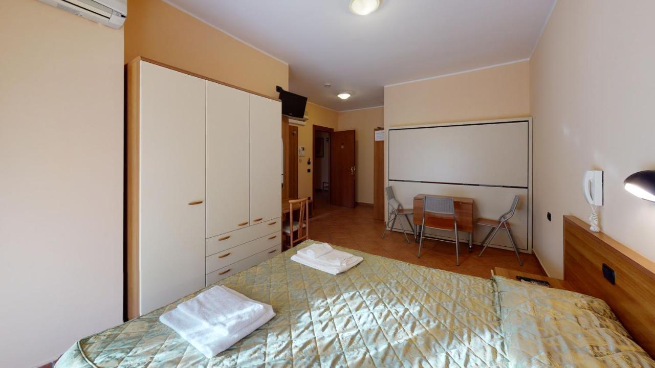 Hotel Residence Mirafiori Лоано Екстер'єр фото