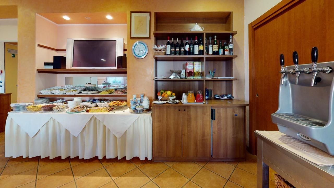Hotel Residence Mirafiori Лоано Екстер'єр фото