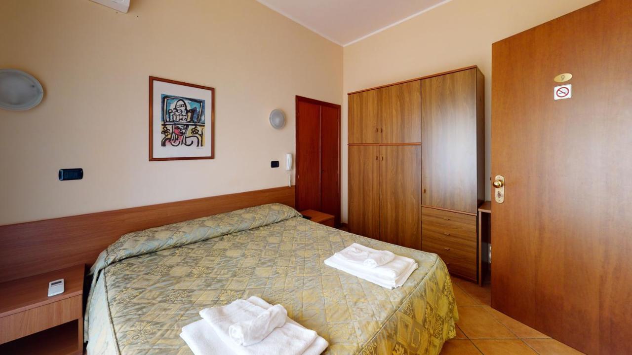 Hotel Residence Mirafiori Лоано Екстер'єр фото